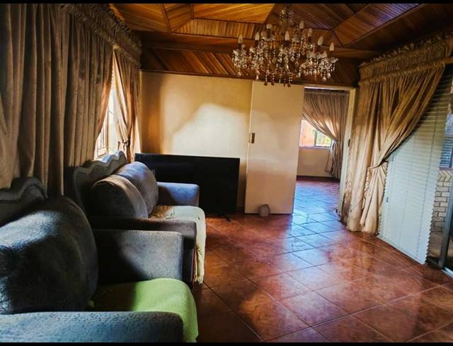 4 BEDROOM PROPERTY TO RENT IN FLORA PARK